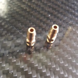 Raccord durite M 3 L 12 mm cuivre