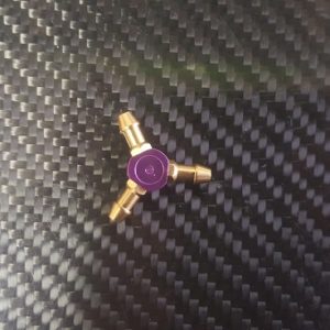 Raccord Y anodisé violet  tuyau 4mm