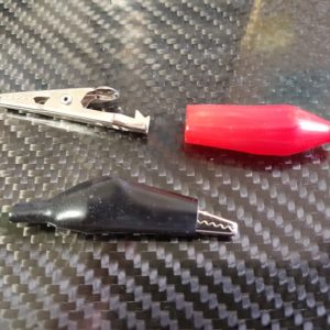 Pinces crocodile rouge et noire