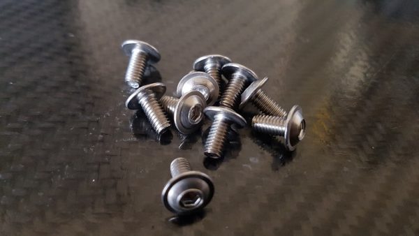 Vise inox A2 tête bombé A2 - 4 x 8 mm