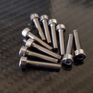 Vis 6 pans tête cylindrique-M4-4x20mm