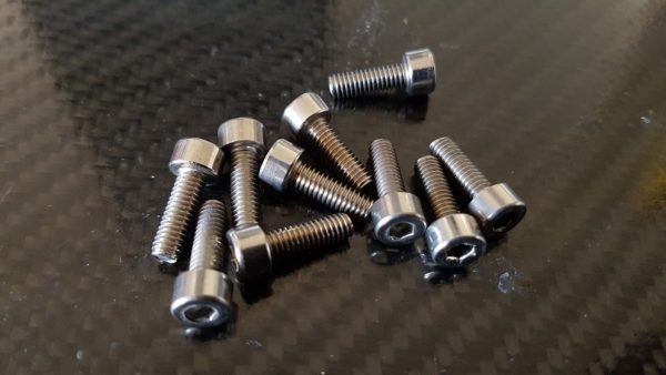 Vis 6 pans tête cylindrique-A2-M4 x12mm