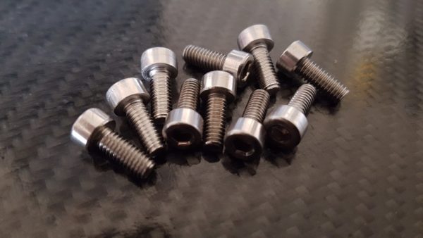 VIS 6 pans tête cylindrique-A2-M4 X L6